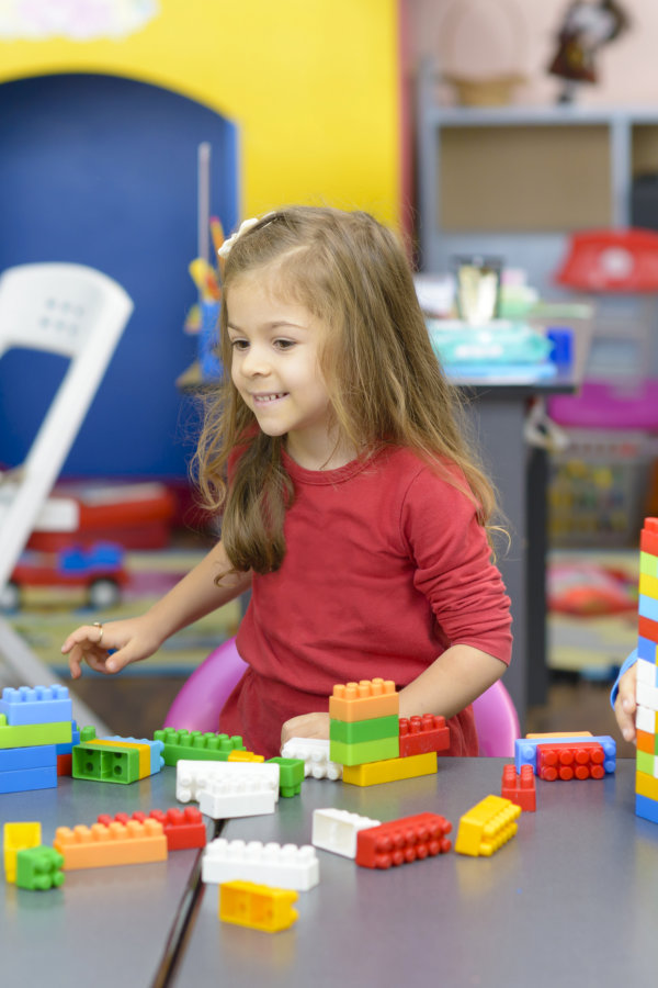 children building blocks